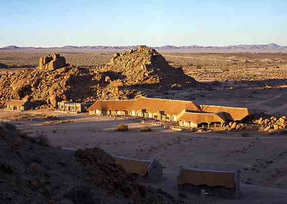 Wanderurlaub in Afrika - Geführte Gruppenreise in die Naukluft Berge Namibias Wanderurlaub in Afrika - Geführte Gruppenreise in die Naukluft Berge Namibias