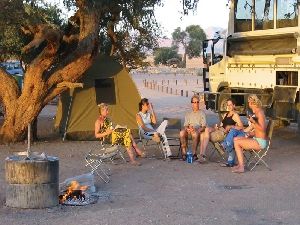 Camping Safari in Ostafrika: Erlebnisreise durch Kenia und Uganda